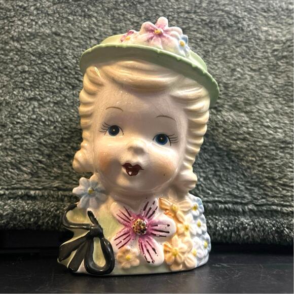The Girl In The Hat Mid-Century Ceramic Head Vase Made in Japan - Picture 2 of 9